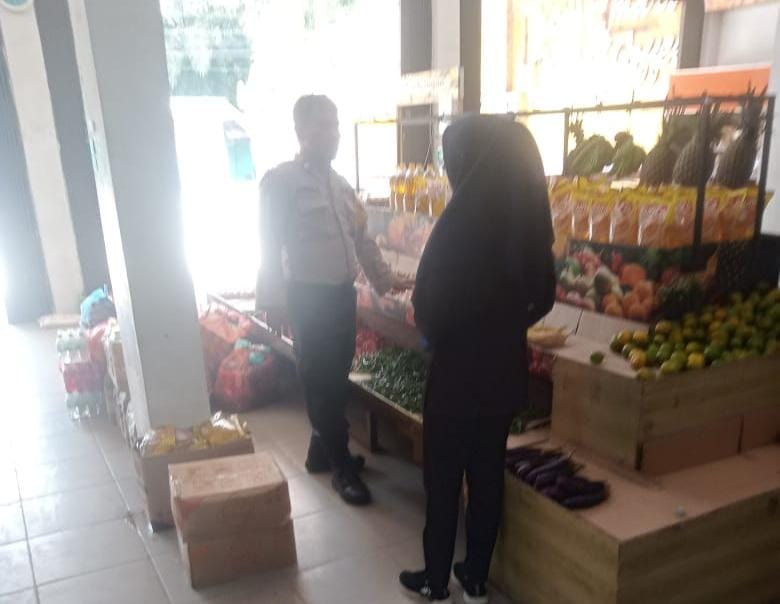 Patroli Bhabinkamtibmas Polsek Perdagangan Pastikan Stok dan Harga Sembako Stabil