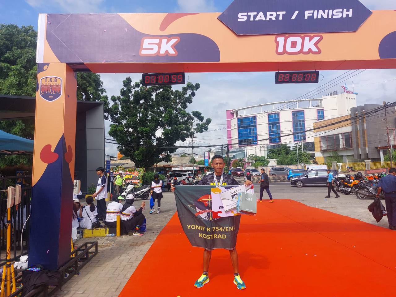 Atlet Lari Yonif 754/ENK Raih Podium Juara 1 dalam Event TKG Run 5K di Lampung
