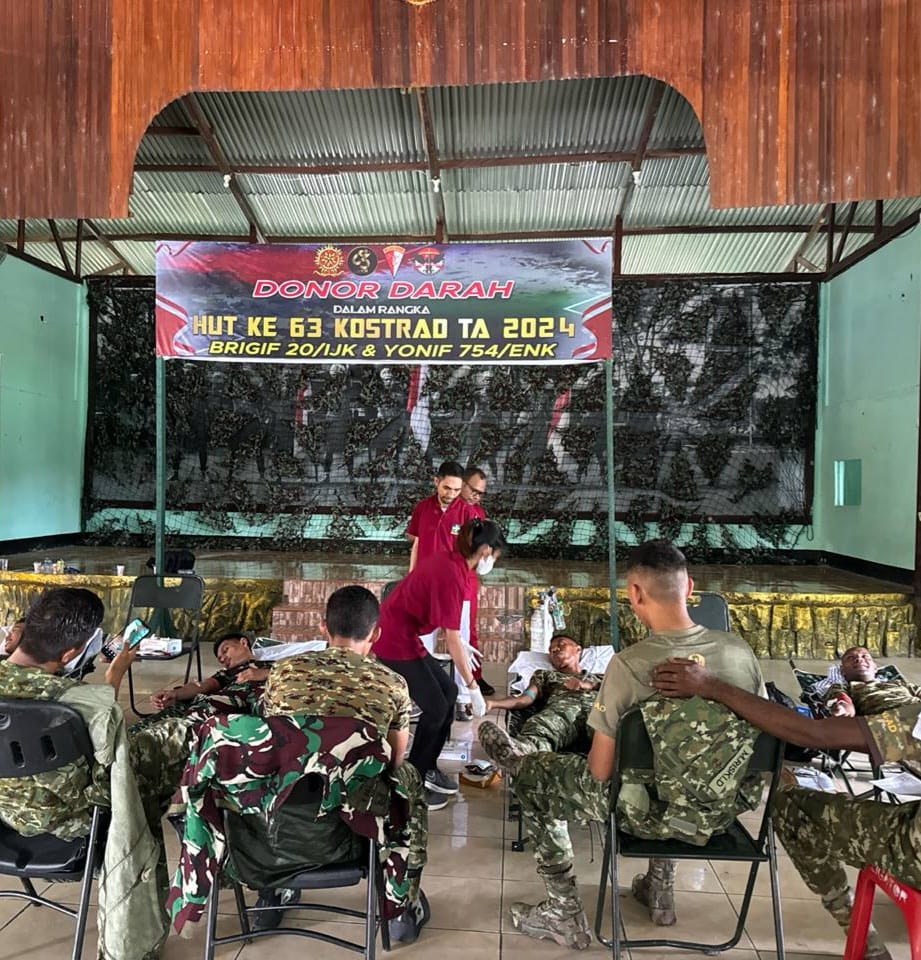 Menyambut Hari Ulang Tahun Kostrad yang ke-63, Yonif 754/ENK Gelar Donor Darah Wujud Kepedulian Antar Sesama.