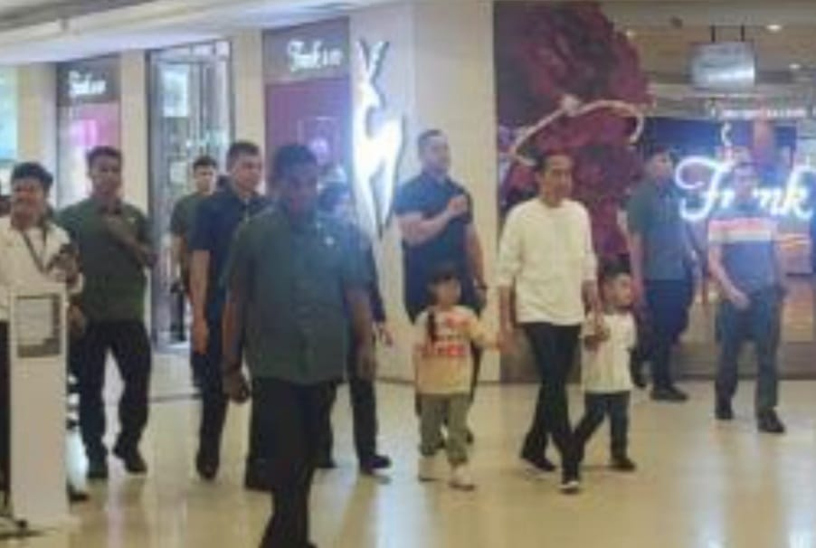 Presiden Jokowi Diakhir Pekan Ajak Tiga Cucunya ke Botani Square Mall