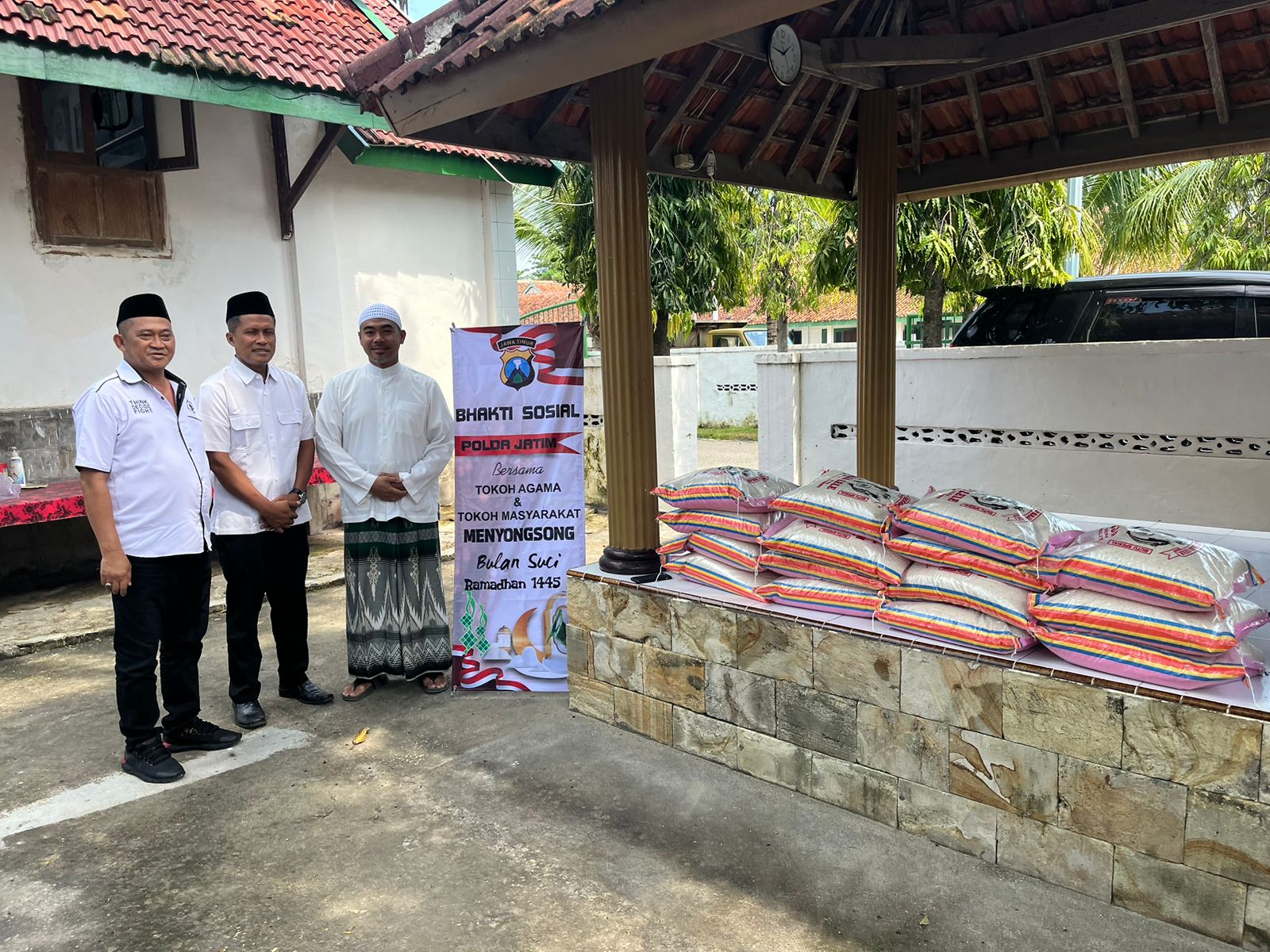 Polda Jatim Gelar Silaturahmi dan Baksos dengan Tokoh Auma di Sampang
