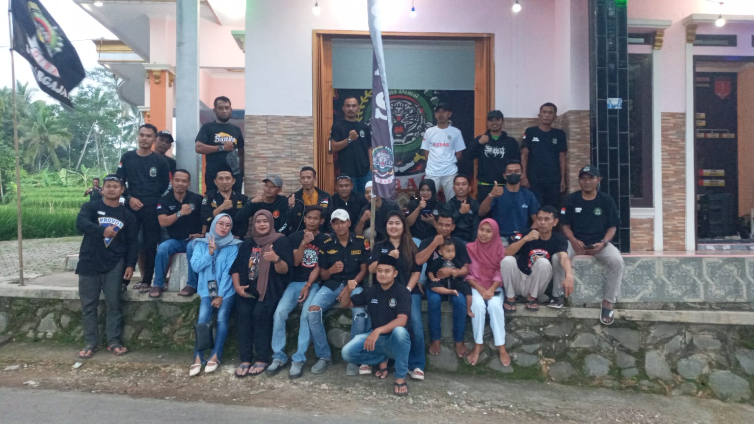 Berkah Ramadhan Organisasi Masyarakat GIBAS Sektor Sukamakmur Bagikan 500 takjil Gratis