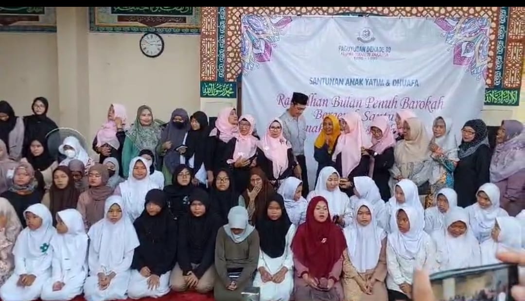 ALUMNI SMA28 JAKARTA DEKADE 80 BERBAGI KEBAHAGIAAN BERSAMA RATUSAN YATIM DAN DHUAFA