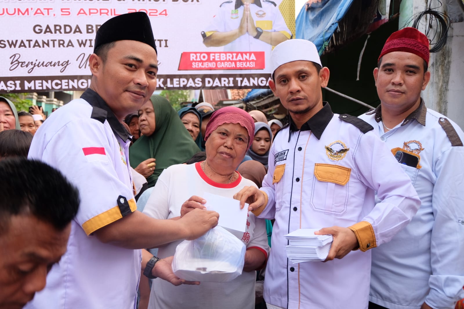 Jelang Hari Raya Iedul Fitri 1445 H, LSM Garda Bekasi Giat Sosial