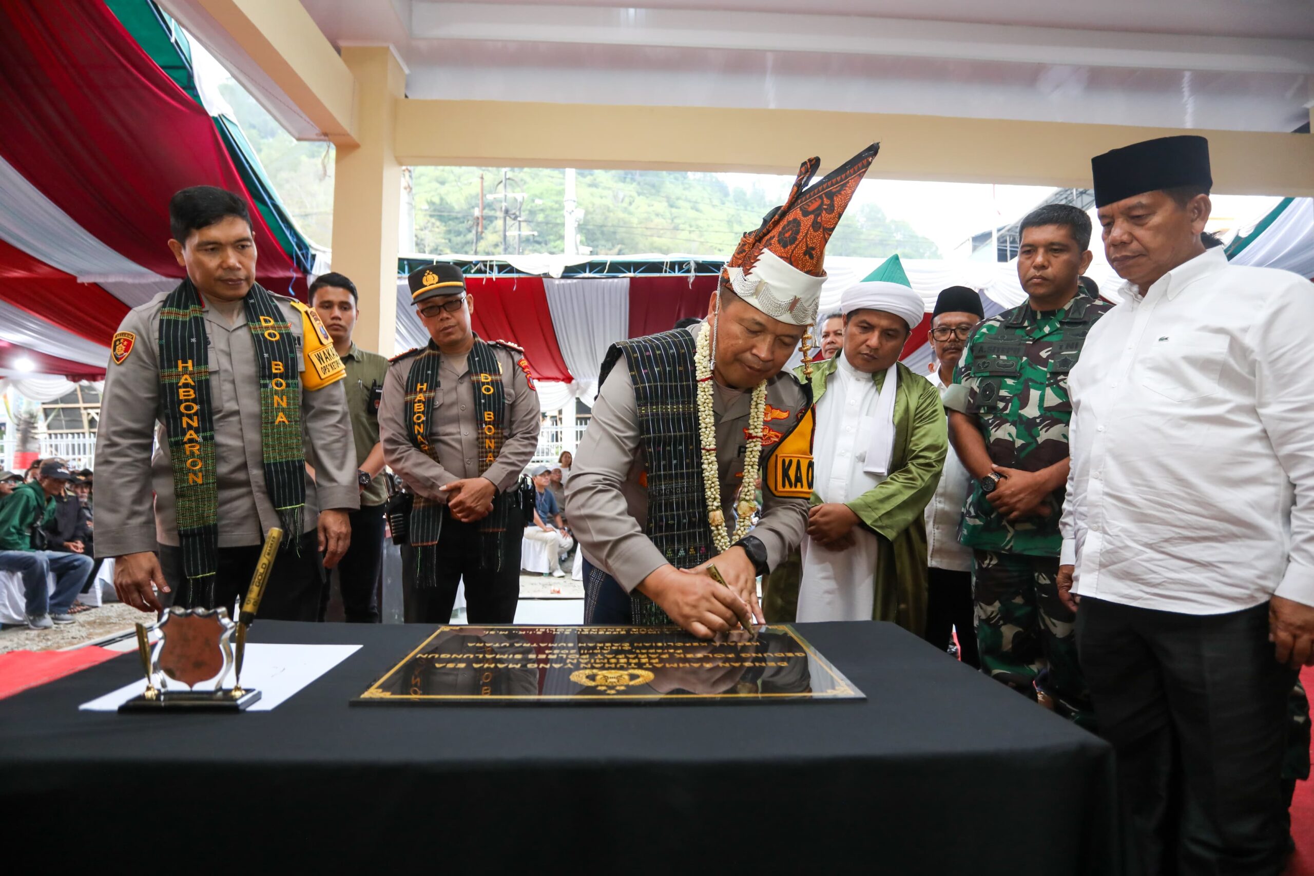 Kapolda Sumut Resmikan Gedung Polsek Parapat dan Berbuka Puasa Bersama di Simalungun