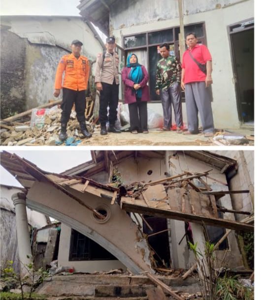 Polsek Ciawi Lakukan Pengecekan Korban Bencana Alam teras Rumah amburuk