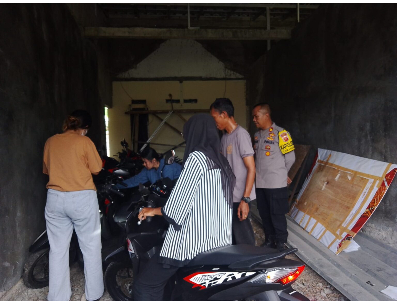 Polsek Tamansari menerima Penitipan Motor Masyarakat yang akan melaksanakan Mudik menjelang Hari Raya Idul Fitri 1445 H