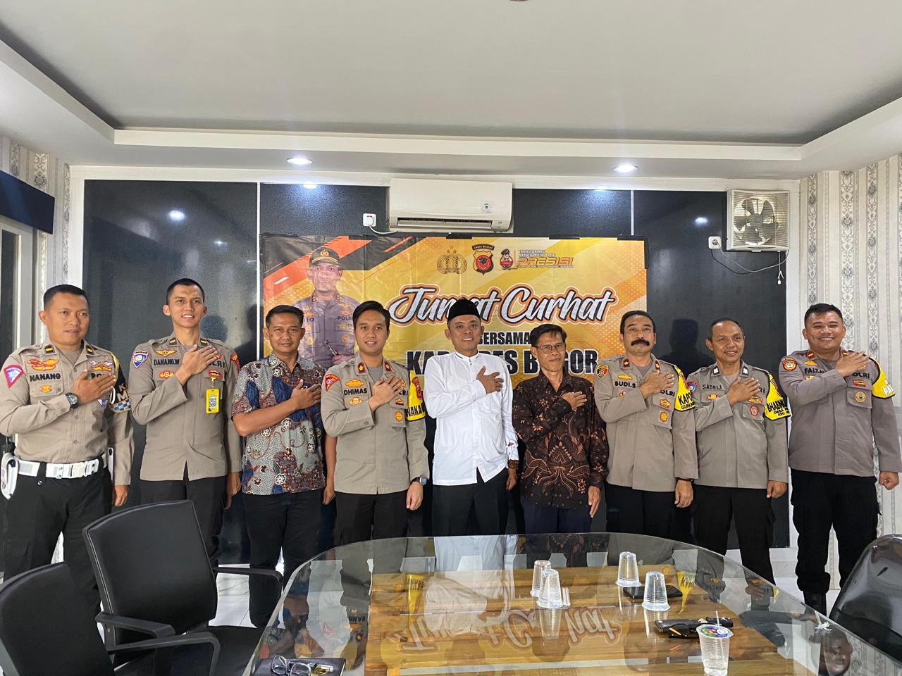 Polres Bogor Gelar “Jumat Curhat” untuk Menyerap Aspirasi Masyarakat