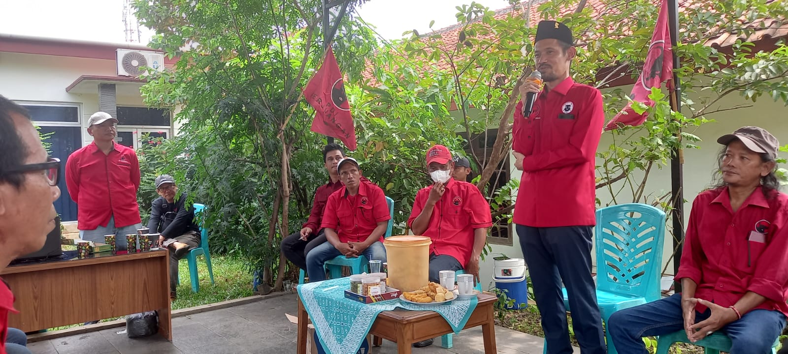 Bacalon Walikota Depok Dari PDI Perjuangan Bahruddin Hadiri Pertmuan Dan Sekaligus Gelar Acara Halal Bihalal