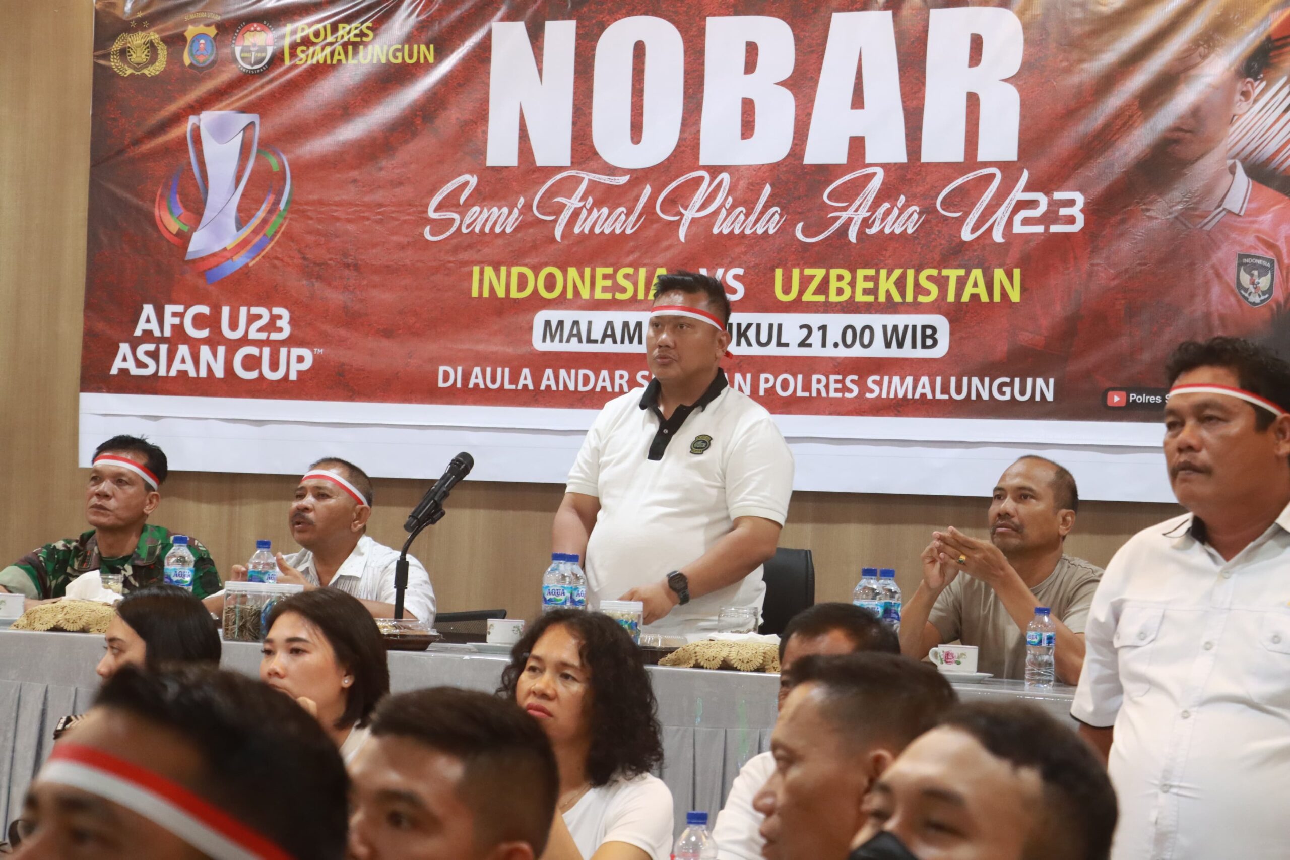 Semangat Kebangsaan Tinggi, Kapolres Simalungun dan Warga Nobar Semifinal Piala Asia U23