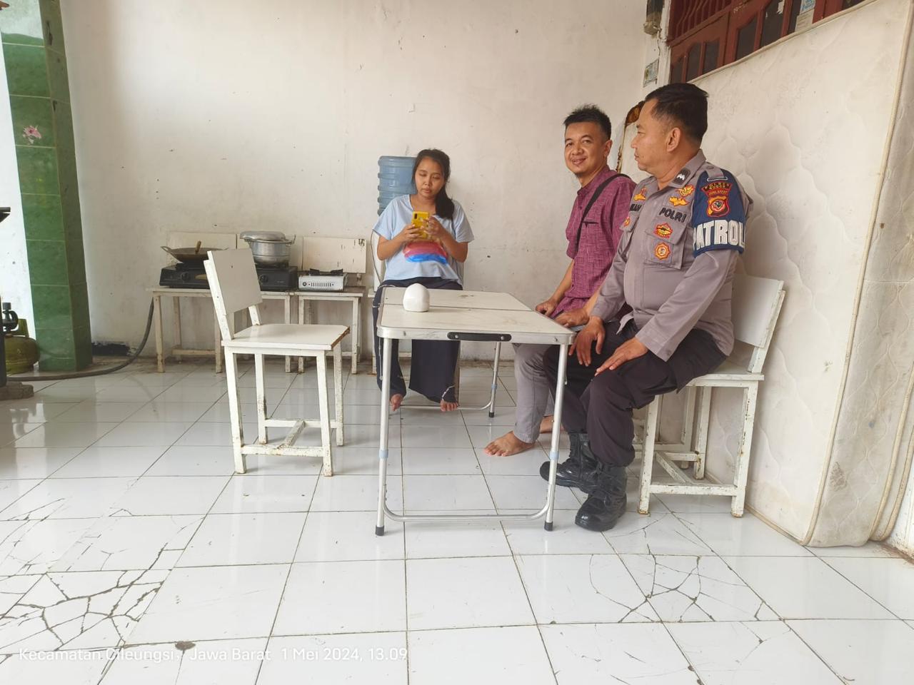 Polsek Cileungsi Tindak Lanjutti Terkait Adany Berita Viral Adanya Perbuatan Ekshibisionis Terhadap Seorang Perempuan