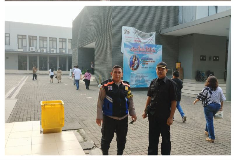 *Polsek Gunung Putri Pastikan Keamanan Ibadah Peringatan Kenaikan Isa Almasi Bagi Umat Kristani Diwilayah Hukum Gunung Putri Kabupaten Bogor