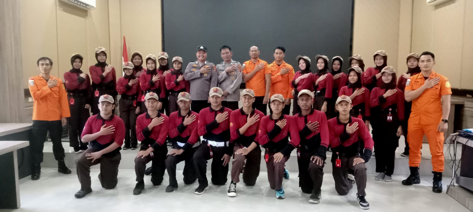 Sat Binmas Polres Bangka Barat melaksanakan Latihan Rutin Saka Bhayangkara di Polres Bangka Barat