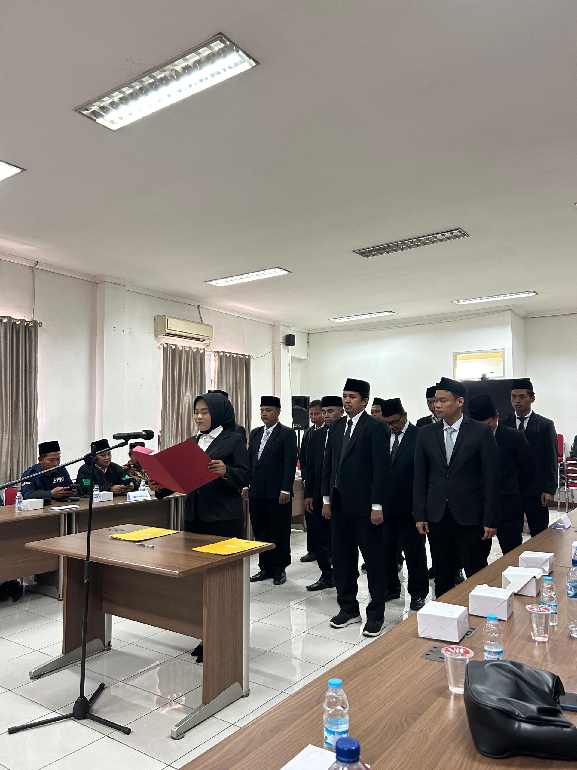 Sebanyak 12 PKD Se Kecamatan Cileungsi Dilantik Panwascam dan langsung menerima bimbingan