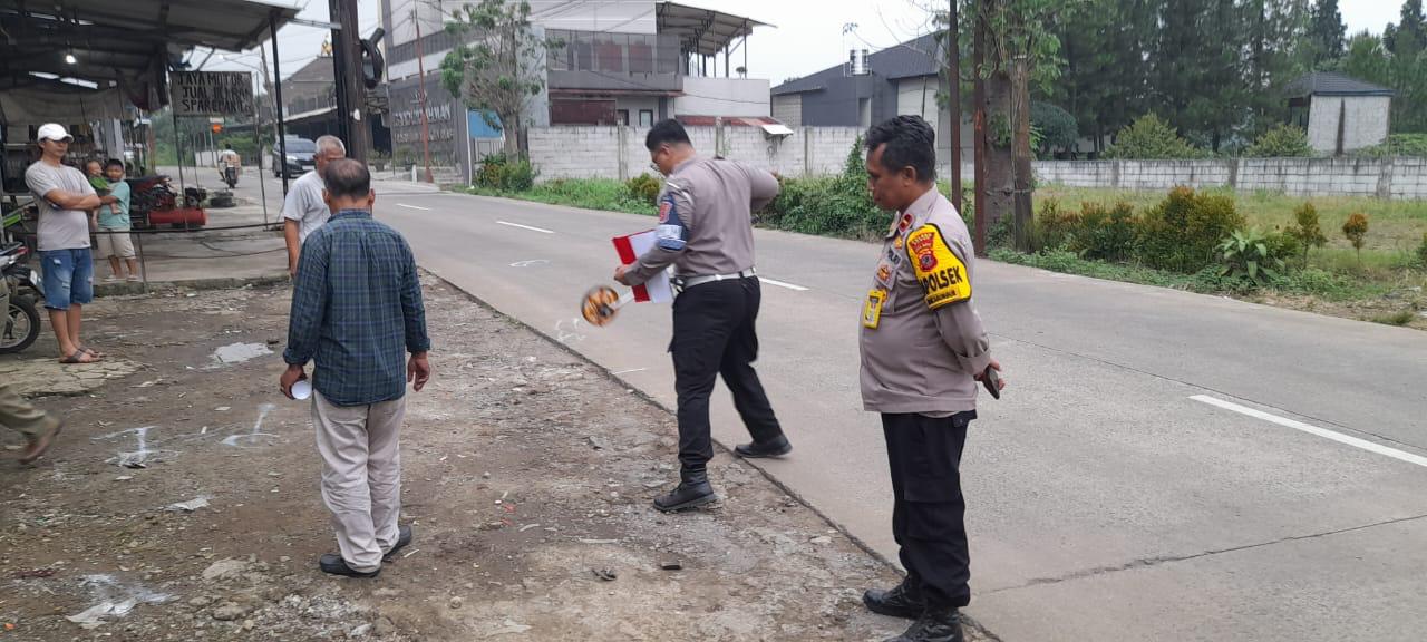 Polsek Rancabungur Bersama Unit Laka Lakukan Olah TKP Dan Evakuasi Terkait Kecelakaan Maut di Jl. Raya Semplak Grendong, Rancabungur