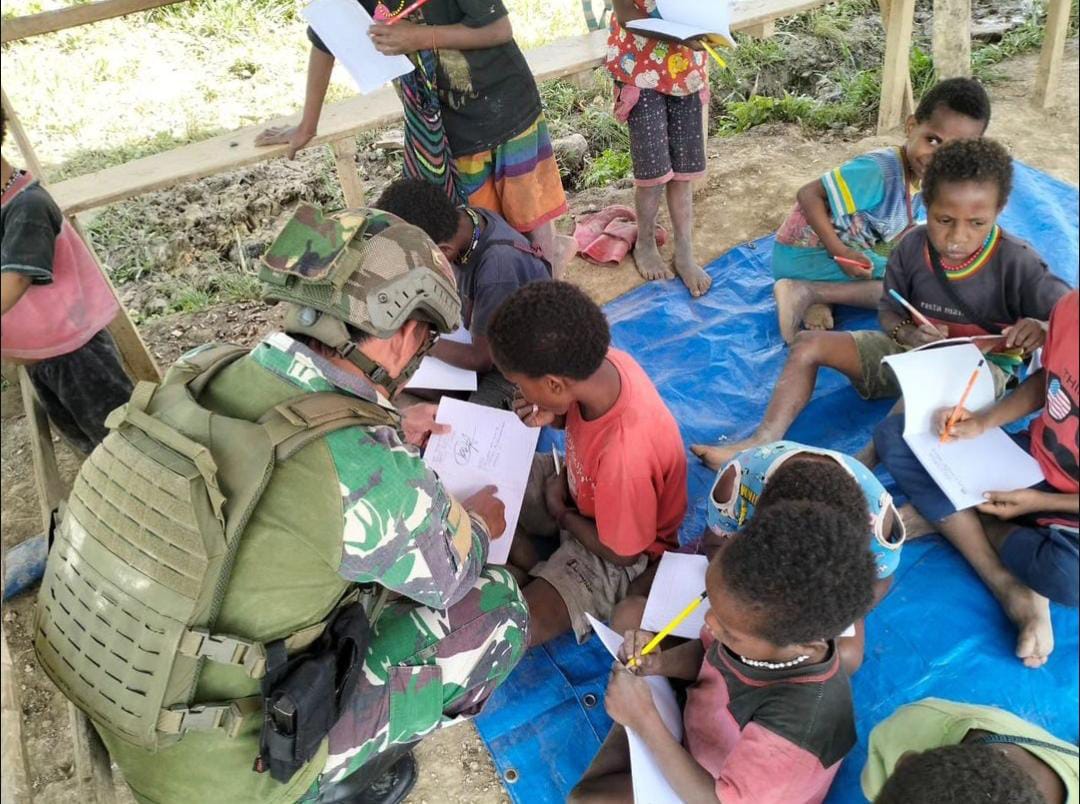 Satgas Tni Wujudkan Mimpi Anak-anak Mayuberi Ingin