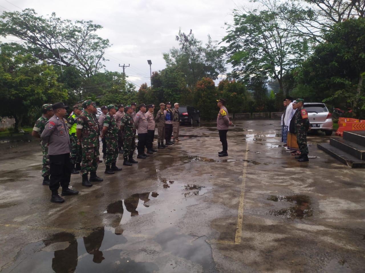 Apel Gabungan Kesiapan Pengamanan Perayaan Tahun Baru Islam 1446 H di Wilayah Hukum Polsek Cijeruk Bersama TNI dan Forkompicam