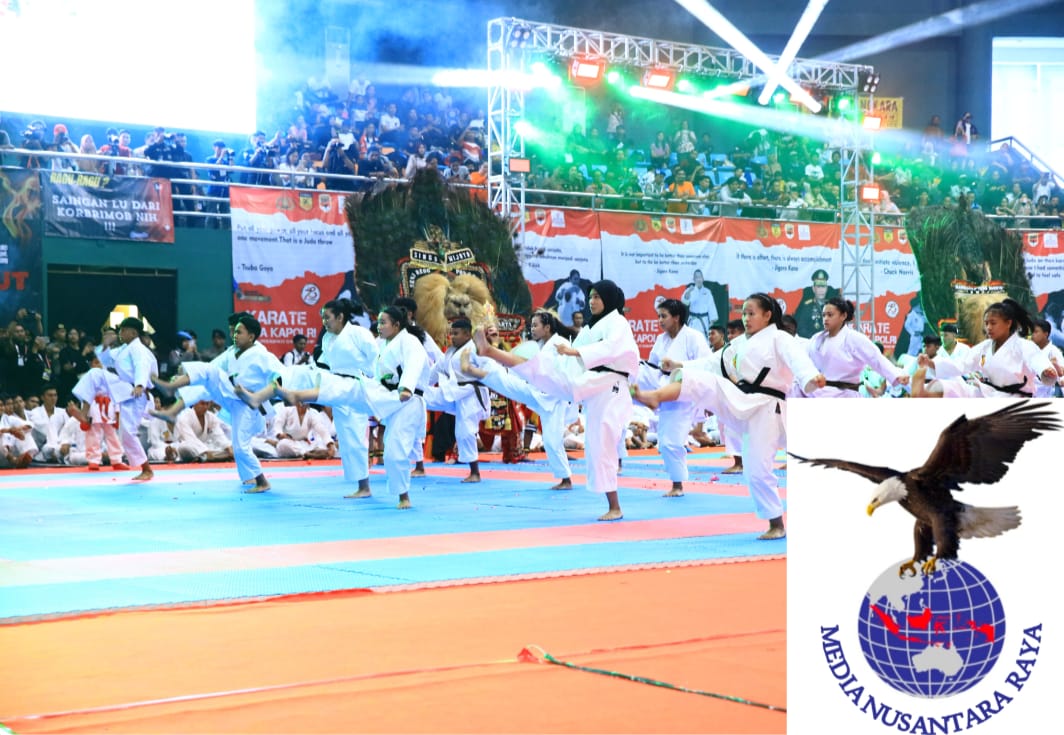 Kapolri Jenderal Listyo Sigit Prabowo Menjadi Juri Dalam Pergelaran National Open Karate Championship di Pakansari Bogor