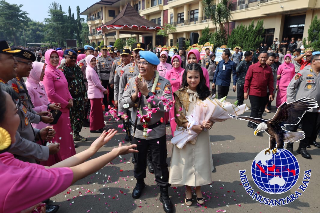 Kapolda Banten Yang Baru Irjen Pol Suyudi Ario Seto Gelar Pelepasan Kapolda yang Lama Irjen Pol Abdul Karim di Polda Banten