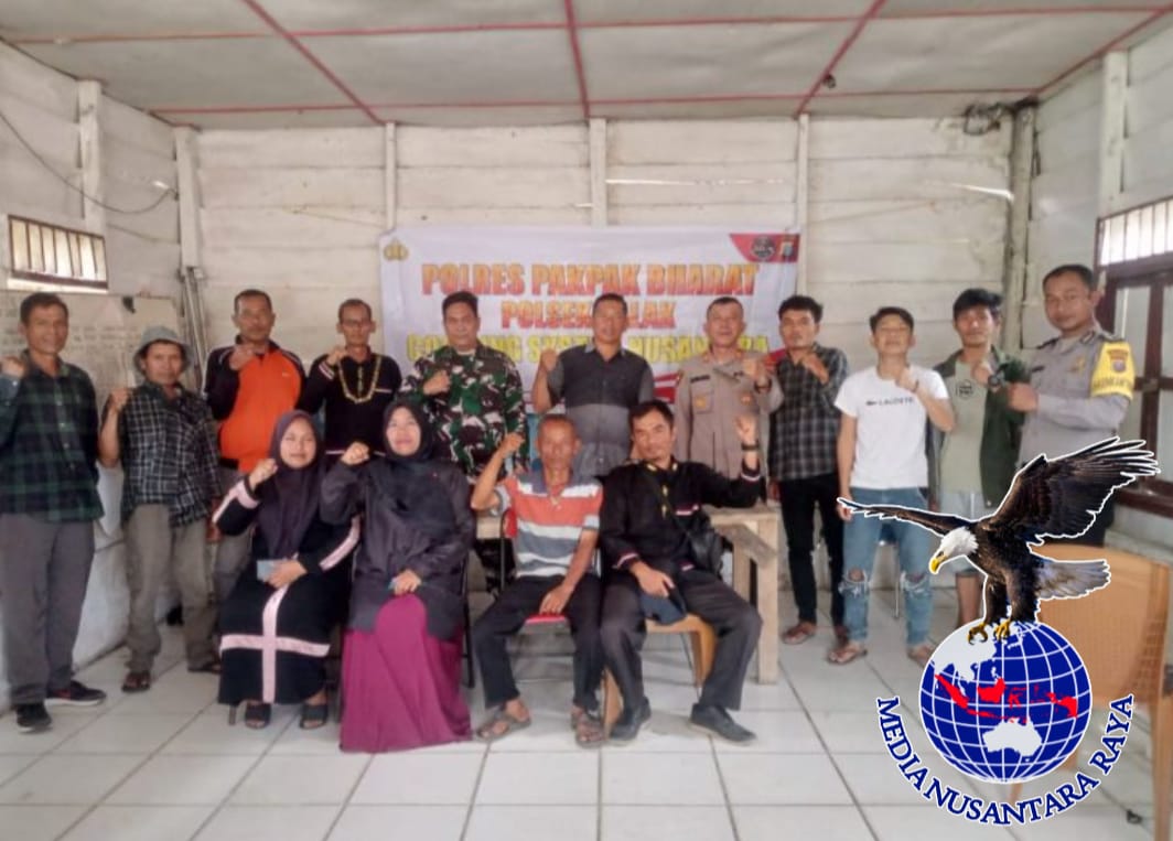 Kapolsek Salak Bersama TNI dan Forkopimca Adakan Pojok Pemilu di Desa Pardomuan SUMUT