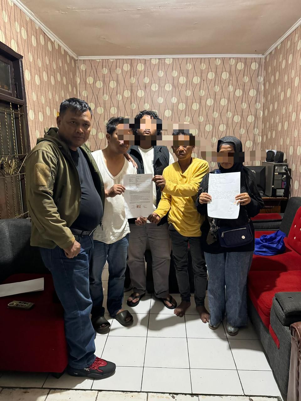 Polsek Cisarua Mediasi Penyelesaian Tindak Pidana berdasarkan Keadilan Restoratif Justice, Terkait Pencurian Penguntilan Cokelat Silverqueen Di Dua Lokasi Minimarket