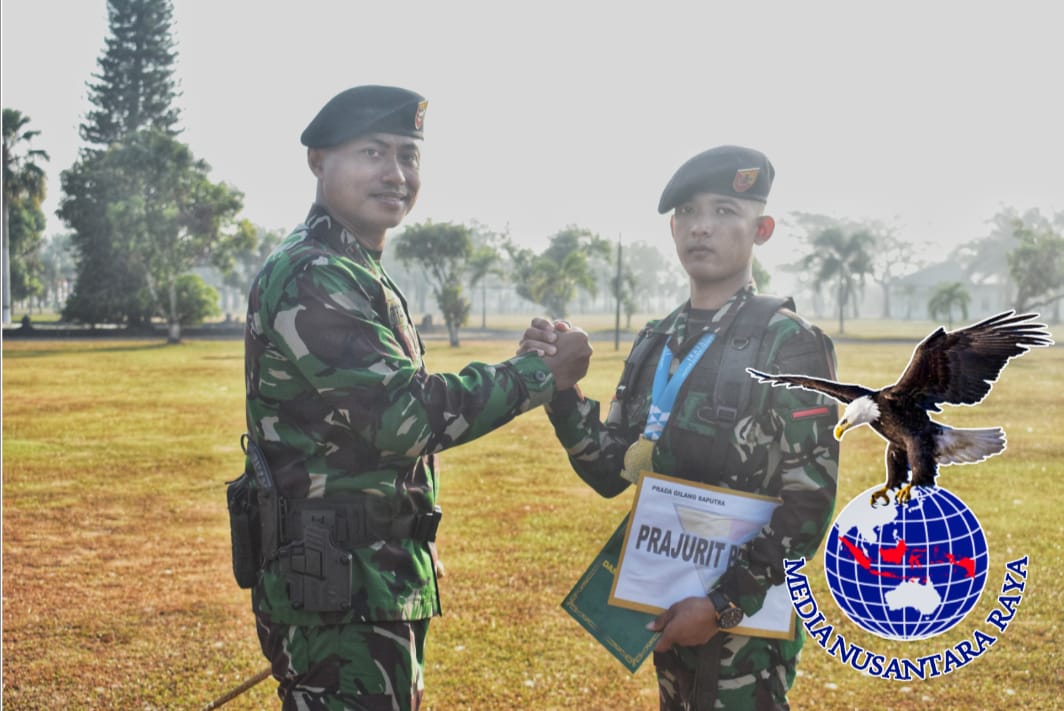 Danyonkav 5/DPC Berikan Penghargaan Kepada Prada Gilang Saputra Atas Keberhasilan Menjuarai Kejuaraan Nasional Taekwondo di Jakabaring
