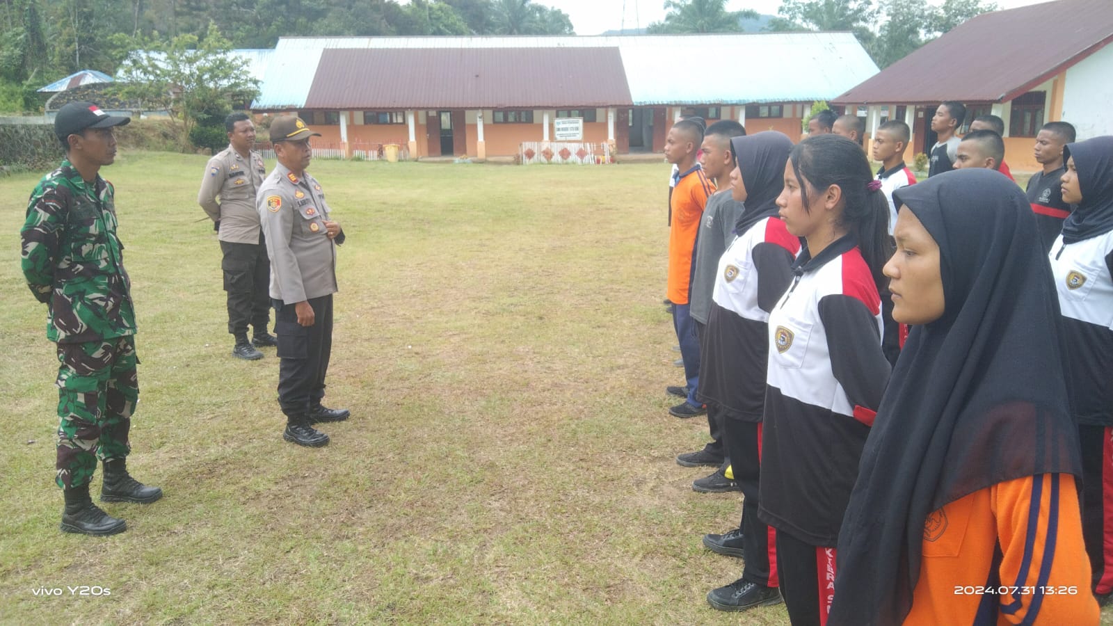 Jadi Kegiatan Ini Sebagai Momentum Yang Berharga” Atensi Iptu Sukanto Kepada Anggota Paskibra Kec. Kerajaan*