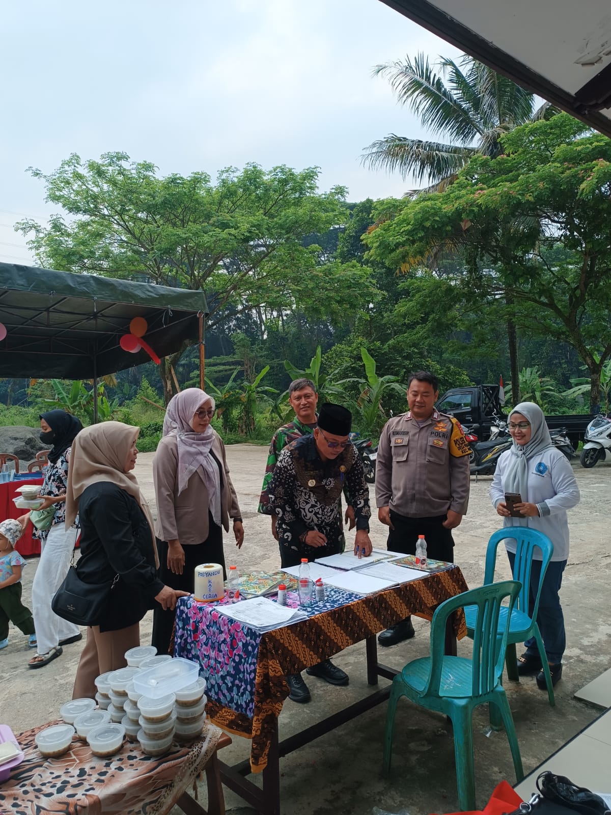 SINERGITAS TNI POLRI WILAYAH HUKUM POLSEK PARUNG TURUT SERTA MENGAMANKAN GIAT WARGA BINAAN DAN SAMPAIKAN HINBAUAN KAMTIBMAS DALAM MENJAGA HARKATIBMAS