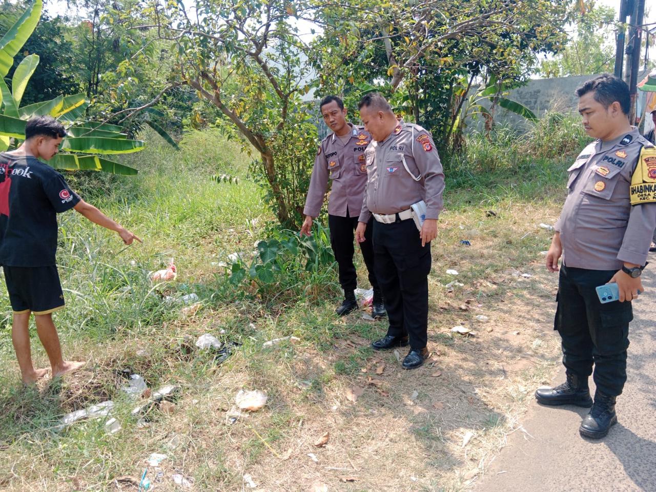 POLSEK PARUNG BERSAMA INSTANSI TERKAIT CEK OLAH TKP TERKAIT PENEMUAN BAYI JENIS KELAMIN LAKI – LAKI