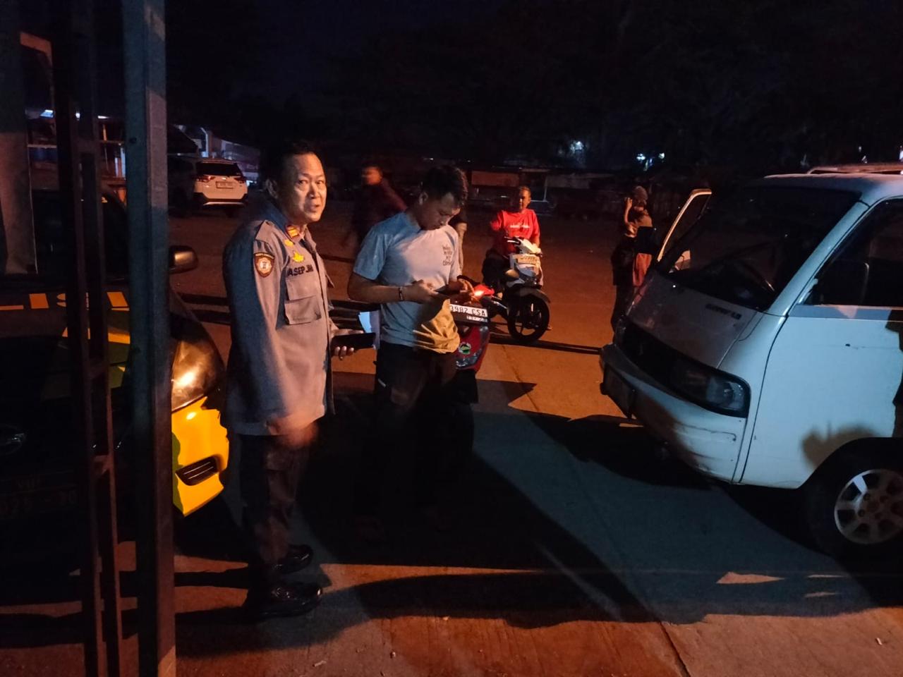 POLSEK CIAMPEA BERSAMA INSTANSI TERKAIT CEK TKP LOKASI TERJADINYA KEBAKARAN PASAR CIAMPEA ENDAH DESA CIAMPEA KEC. CIAMPEA