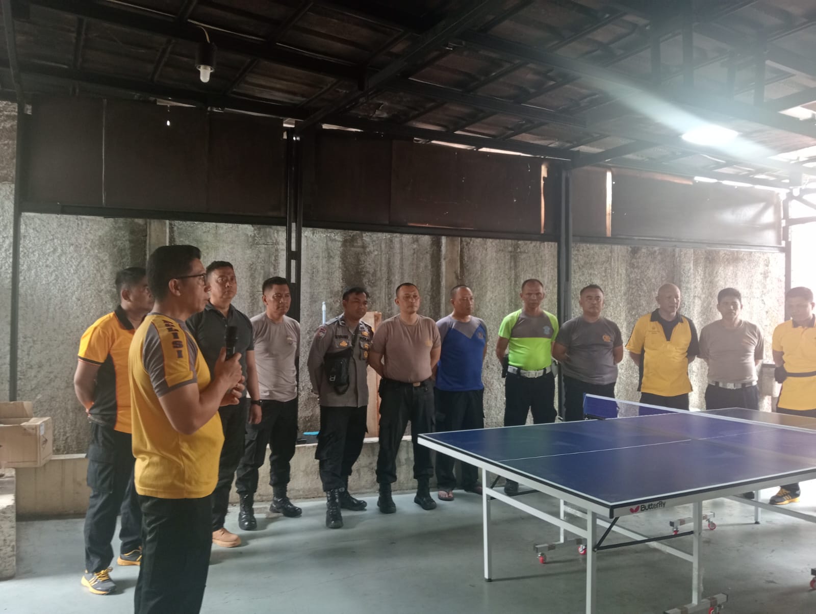 POLSEK CARINGIN SEMARAKAN HARI KEMERDEKAAN RI YANG KE 79 TH DENGAN BERBAGAI LOMBA – LOMBA
