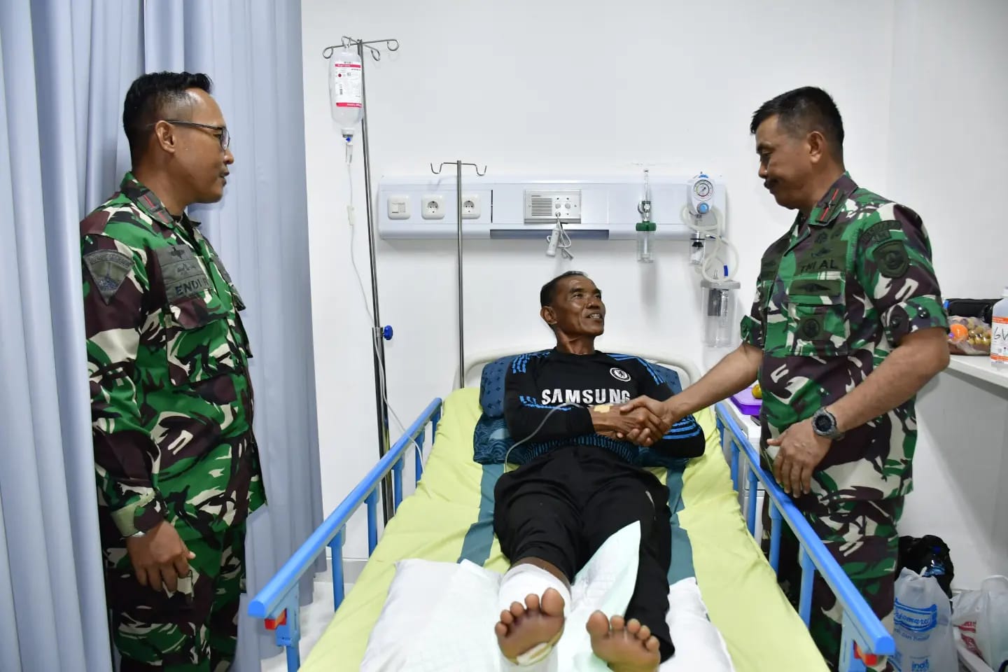 Eratkan Jiwa Kekeluargaan, Danpasmar 3 Jenguk Purnawirawan Yang Sedang Sakit