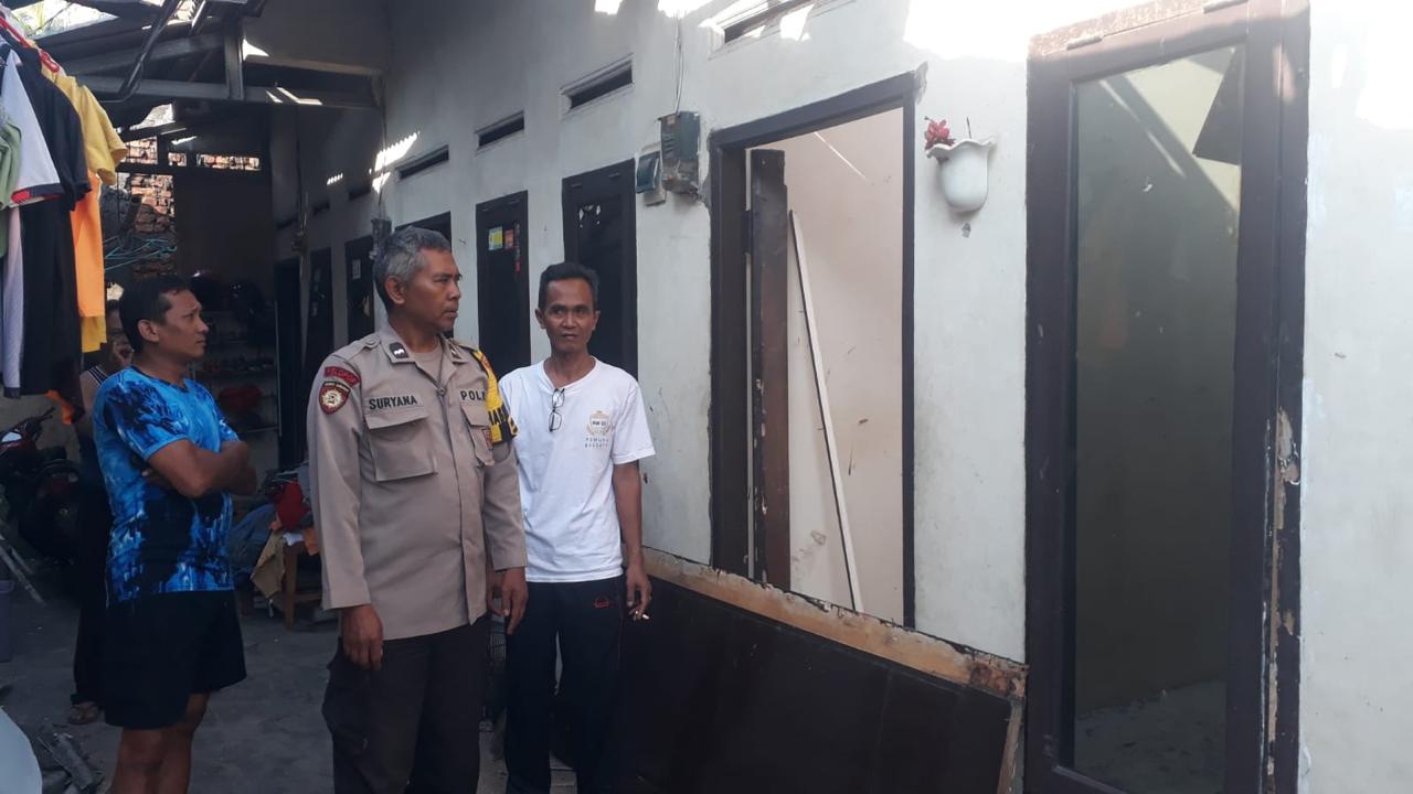 Polsek Ciomas Cek Lokasi TKP Peristiwa Kebocoran Tabung Gas 12KG, Mengakibatkan Adanya Korban Ledakan Gas