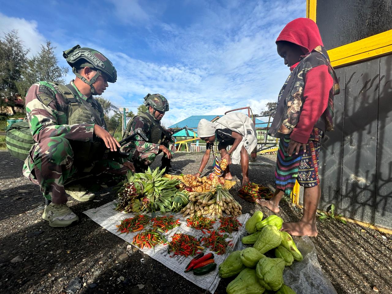 ROSITA HABEMA BANTU EKONOMI WARGA KUMLAGUPA