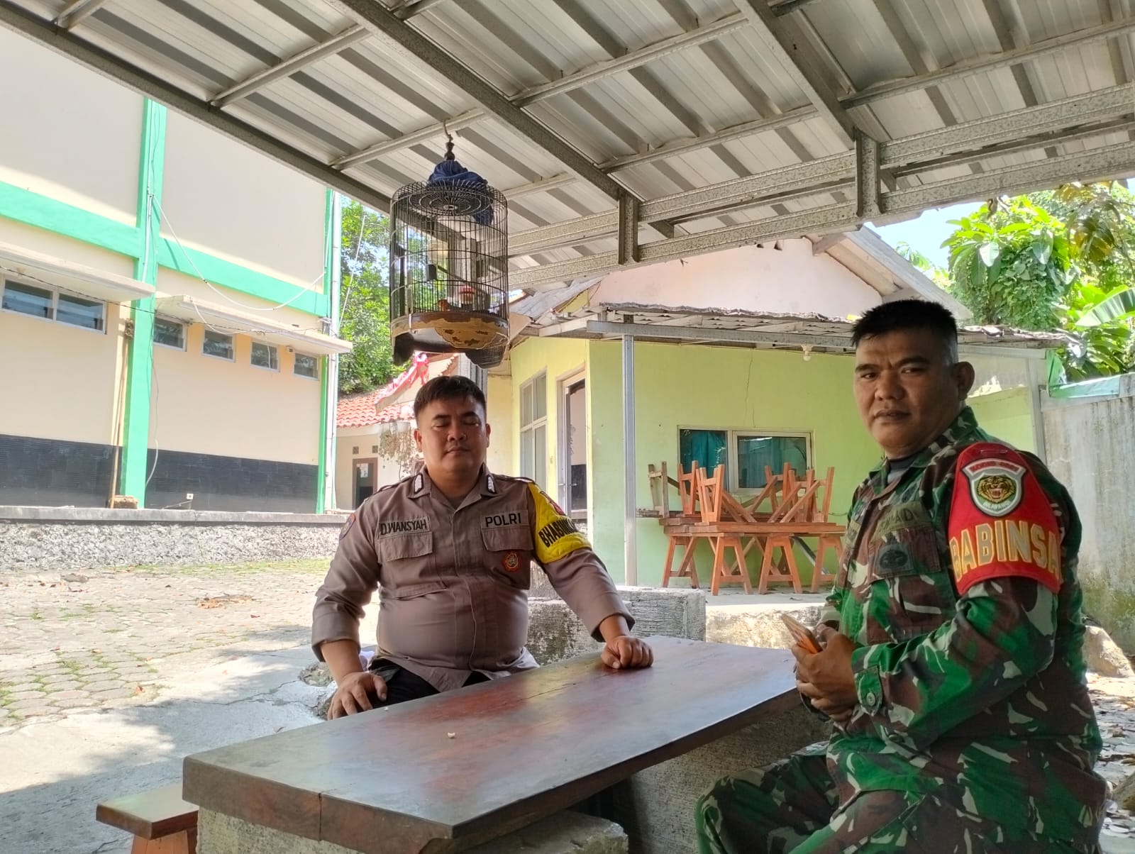 Sinergitas TNI POLRI wilayah hukum POLSEK PARUNG jalin silaturahmi warga binaan ajak jaga kondusifitas.