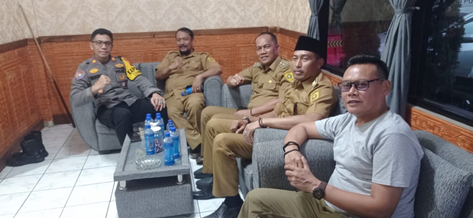 Kapolsek Caringin jelang Pilkada 2024 serentak lakukan silaturahmi Kamtibmas bersama para Kades Kecamatan Caringin Kabupaten Bogor