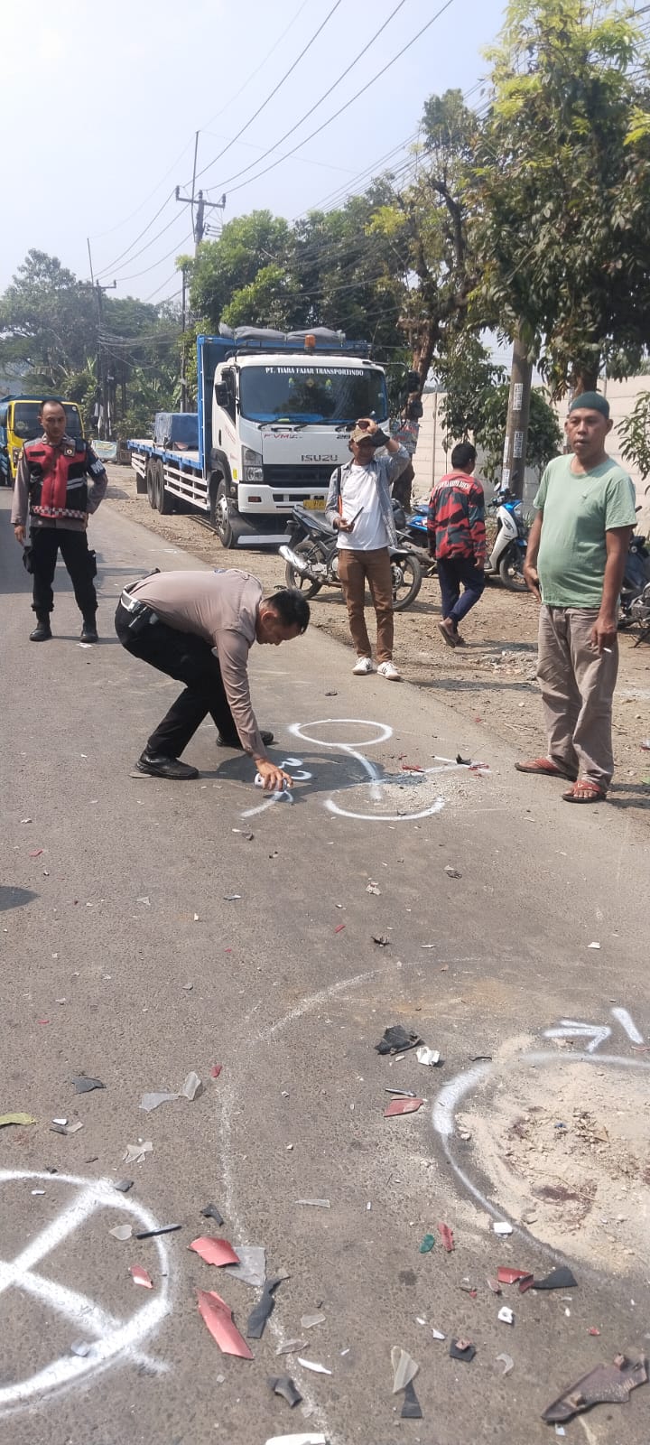 UNIT LAKA LANTAS WILAYAH HUKUM KLAPANUNGGAL TINDAK LANJUT OLAH TKP PERISTIWA KECELAKAAN LALU LINTAS, SATU KORBAN MENINGGAL DUNIA