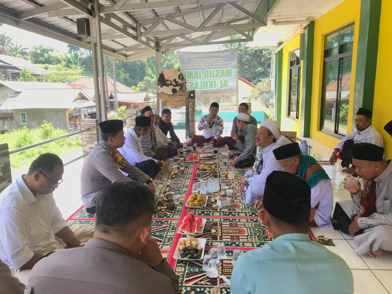 KAPOLSEK CARINGIN COOLING SYSTEM JELANG PILKADA SERENTAK 2024 DENGAN TOKOH MASYARAKAT CIPTAKAN SITUASI KAMTIBMAS AMAN KONDUSIF