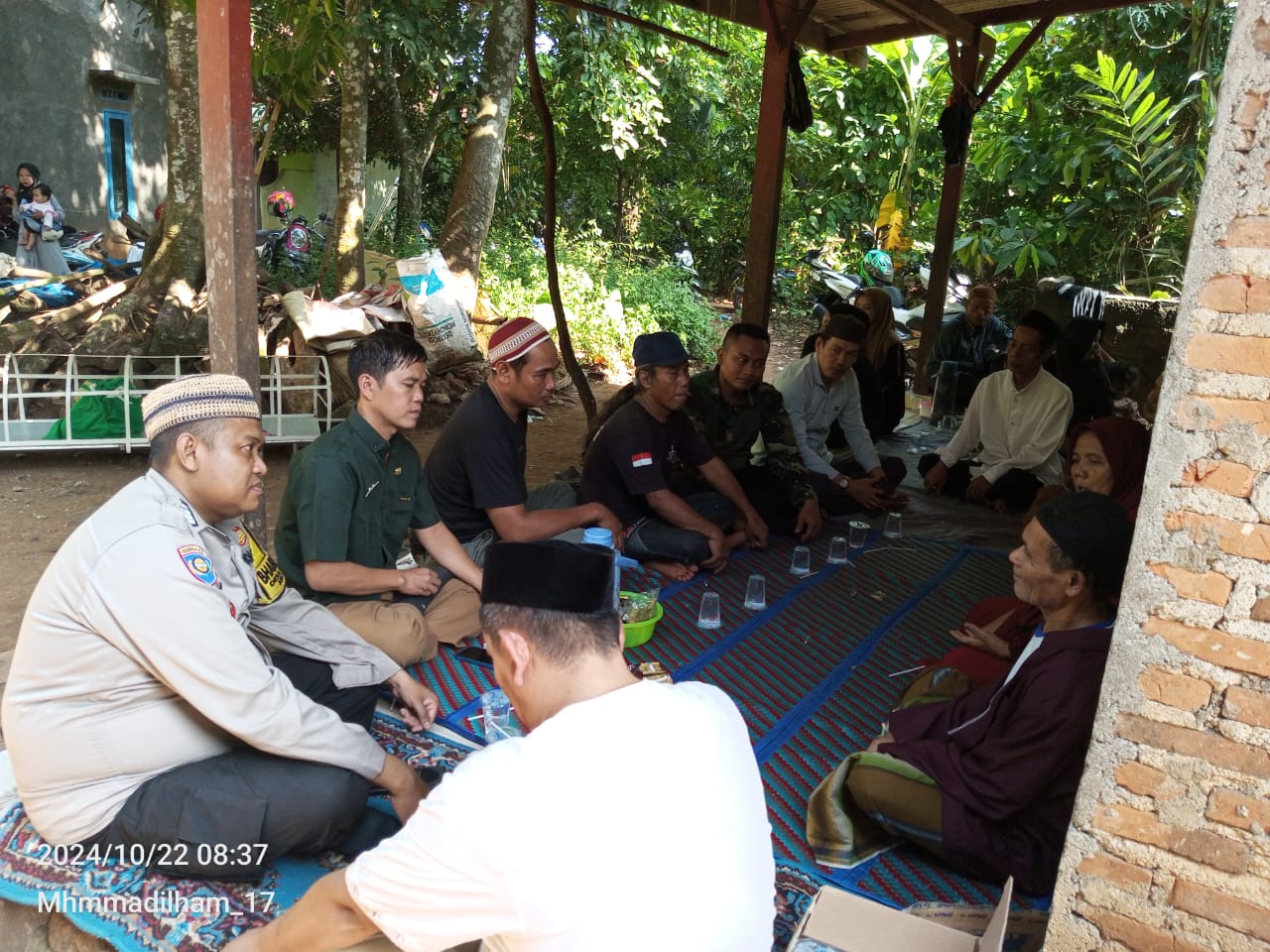 Bhabinkamtibmas Desa Gunung Sari Wilayah Hukum Polsek Citeureup Giat COOLING Sistem Ikut Serta Dalam Takzyah Warga Binaan Dan Berikan Hinbauan Kamtibmas Juga Pesan Cipta Kondisi Terkait Pilkada Mantap Praja Serentak 2024
