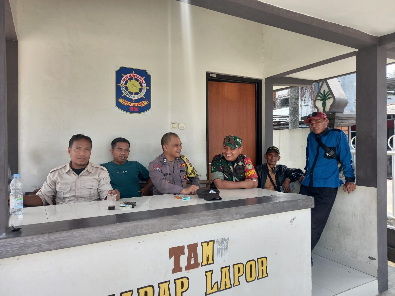 Sinergitas TNI -POLRI Wilayah Hukum Polsek Dramaga Cooling System Dengan Petugas Forkopincam Ajak Jaga Kondusifitas Wilayah Binaan