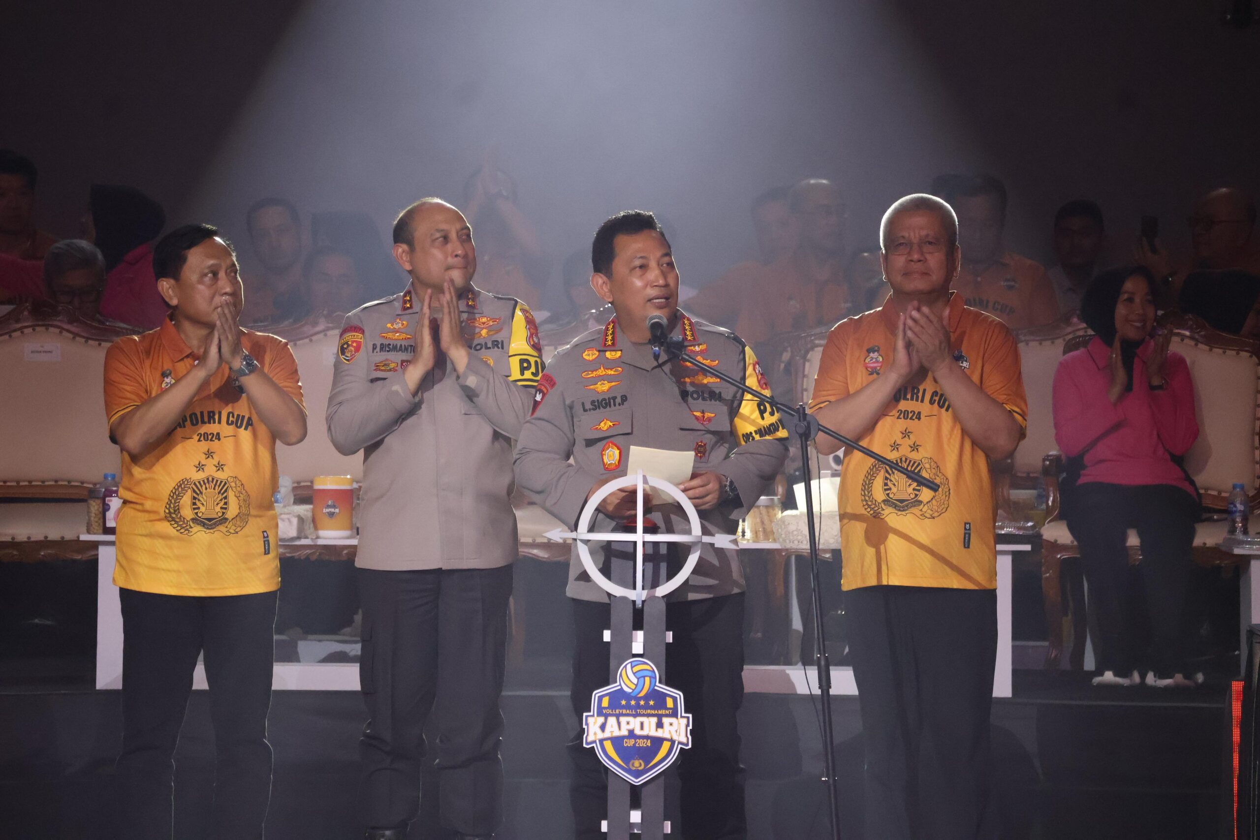 Kapolri Tutup Langsung Turnamen Bola Voli Sekaligus Resmikan Pembangunan Sumur Bor Dan Filtrasi Air Bersih Layak Minum Di Kalimantan Barat