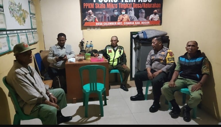 Bhabinkamtibmas Wilayah Hukum Polsek CSR Giat COOLING Sistem Cek Poskamling Beri Pesan Kamtibmas Dan Ajak Kondusiftas Dalam Pilkada Serentak 2024 Mantap Praja Yang Masih Berlangsung