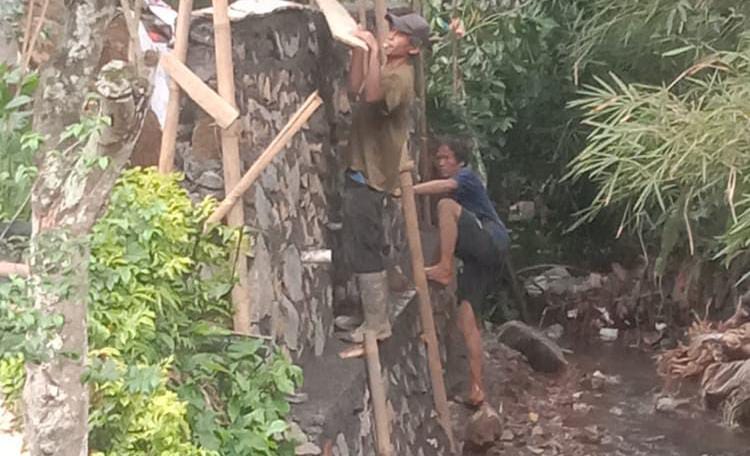 Paguyuban Rt/Rw di Desa Diadeg Merealisasikan Dana Bantuan Keuangan (Samisade) Ke Infrastruktur Betonisasi Jalan Lingkungan dan Tpt.