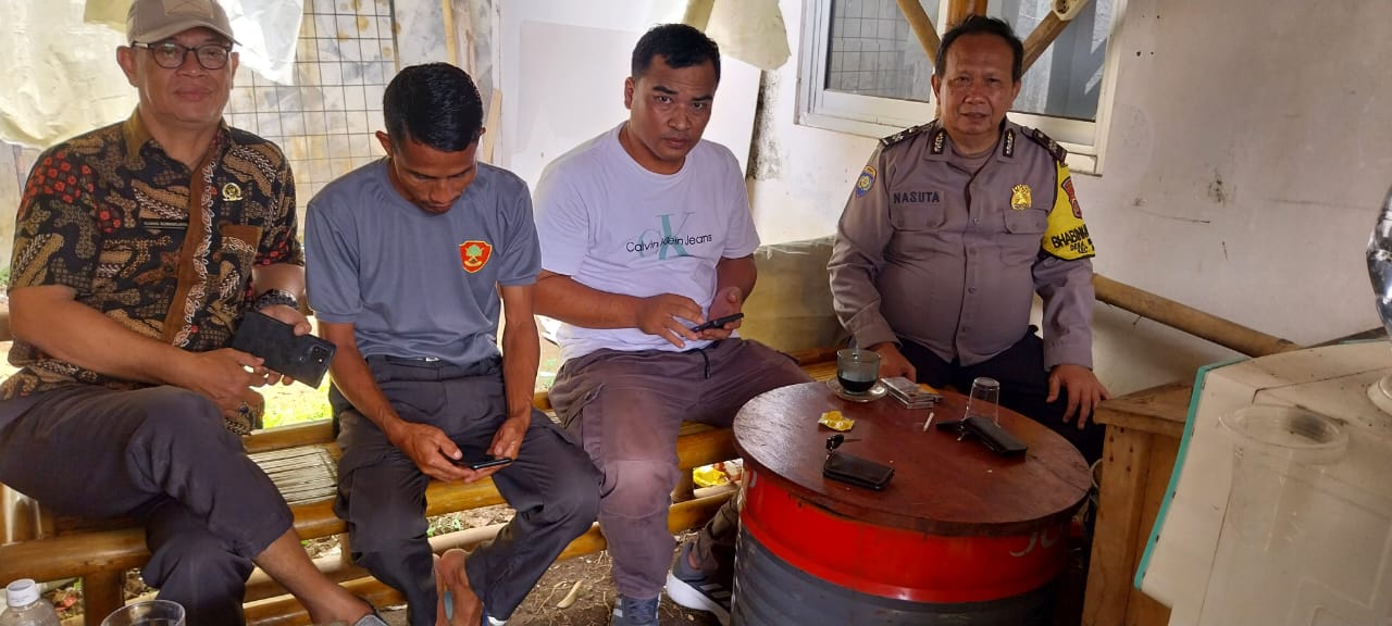 BHABINKAMTIBMAS WILAYAH HUKUM POLSEK RUMPIN GIAT COOLING SISTEM DIALOGIS KAMTIBMAS DAN AJAK JAGA KONDUSIFITAS MENJELANG PILKADA SERENTAK 2024