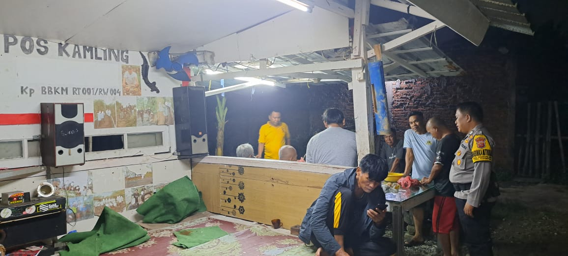 BHABINKAMTIBMAS WILAYAH HUKUM POLSEK CIAMPEA GIAT COOLING SISTEM KONTROL POS RONDA WARGA BERI HIMBAUAN DAN AJAK JAGA KONDUSIFITAS