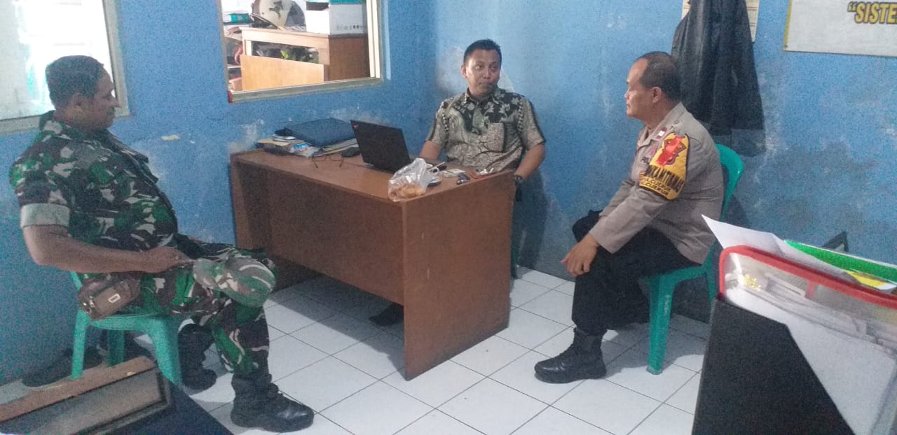 SINERGITAS TNI POLRI WILAYAH HUKUM POLSEK CIJERUK COOLING SISTEM SAMBANG KANTOR DESA BINAAN DIALOGIS CIPTA KONDISI JAGA KONDUSIFITAS KAMTIBMAS