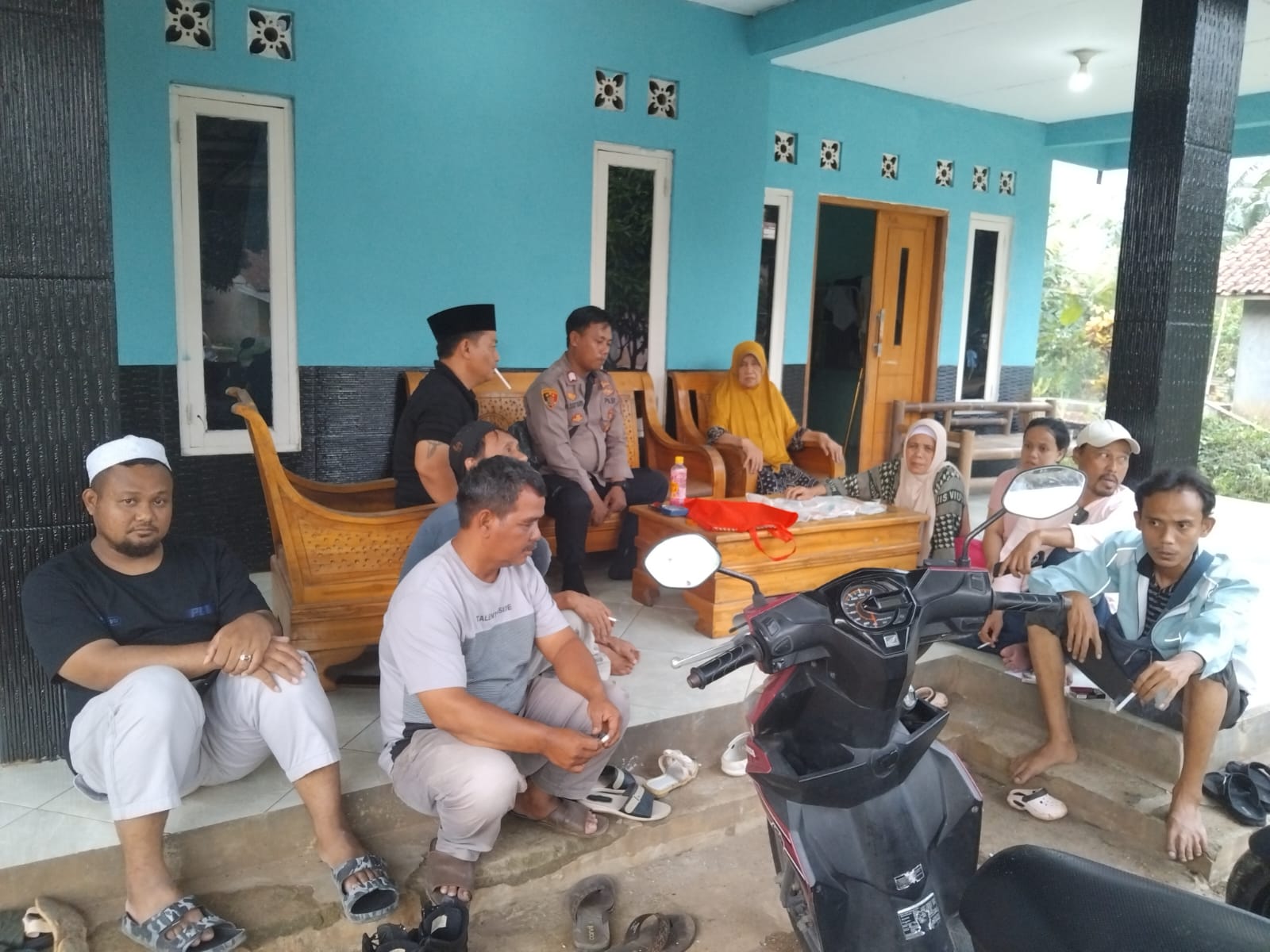 Bhabinkamtibmas Wilayah Hukum Polsek Parung COOLING Sistem Menjalin Kedekatan Dengan Warga Desa Binaan Ajak Jaga KONDUSIFITAS Kamtibmas
