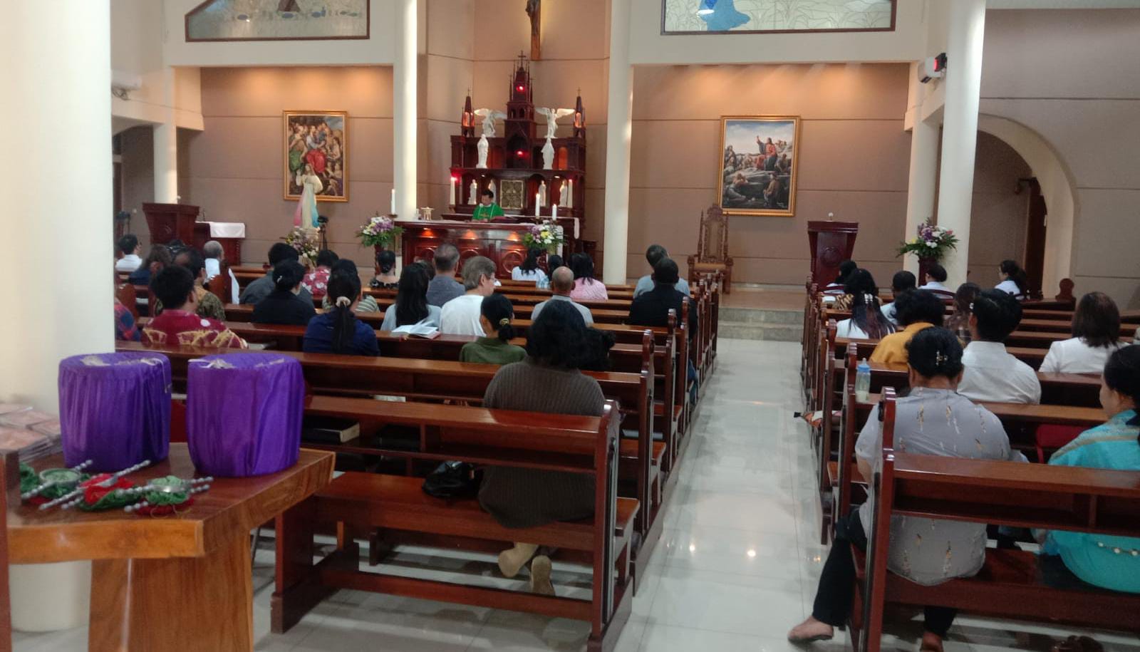 Bhabinkamtibma Wilayah Hukum Polsek Megamendung. Giat COOLING Sistem Laksanakan Pengamanan Ibadah Minggu Umat Nasrani Gereja Youkubus Rosuul Kecamatan Megamendung Kabupaten Bogor