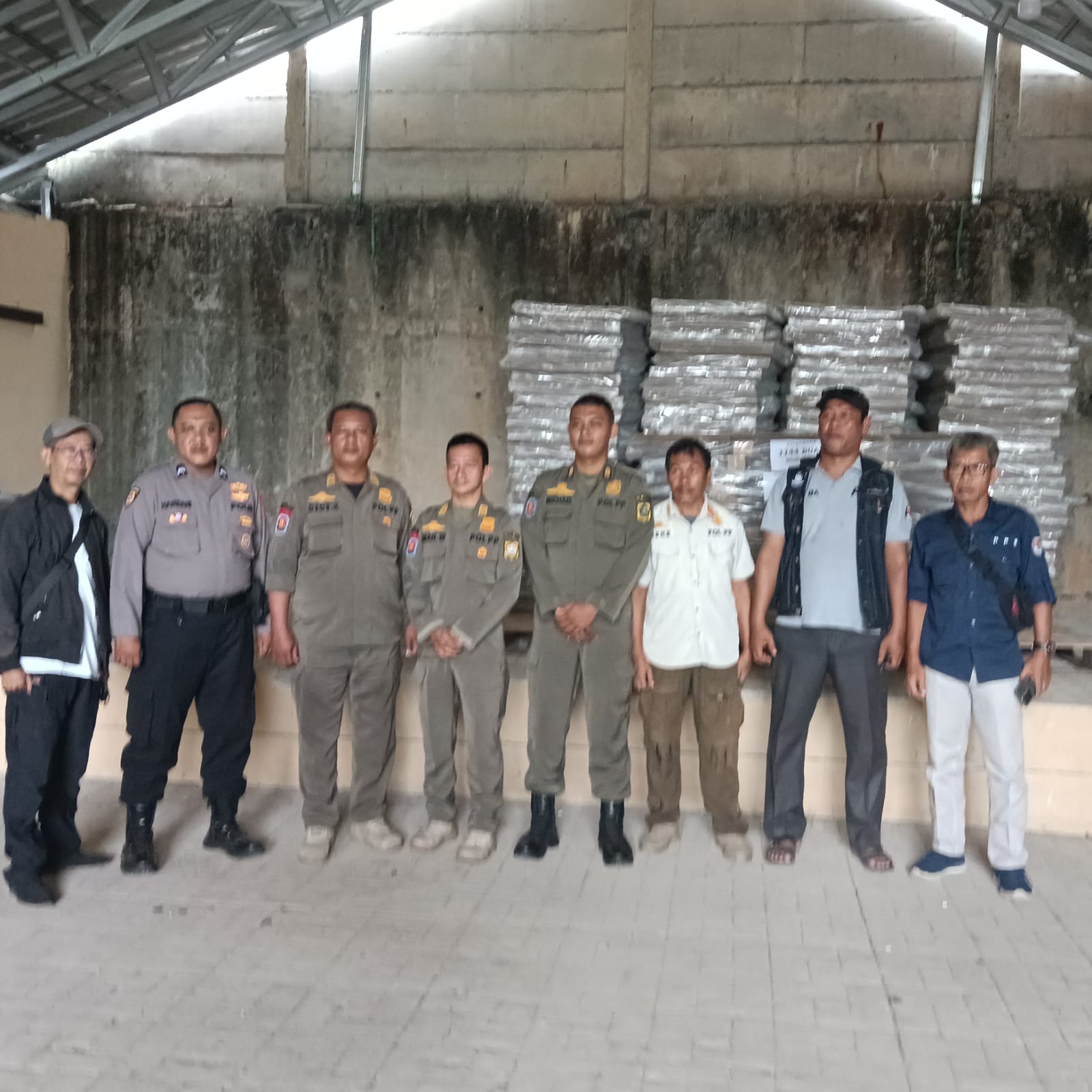 Personil Piket Fungsi Wilayah Hukum Polsek Citeureup Giat Cooling Sistem Lakukan Kegiatan Pengecekan Dan Pengamanan Perlengkapan KPU