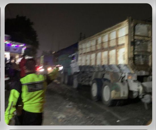 Polsek ParungPanjang Bersama Unit Gakkum Laka Lantas Polres Bogor Tangani Kecelakaan Lalu Lintas Desa Lumpang ParungPanjang